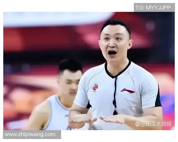 深圳篮球队技术争议引发热议球迷与专家各执己见探讨战术与裁判判罚
