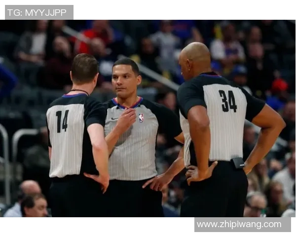 哈登与足球明星同框合影展现跨界友谊与运动魅力